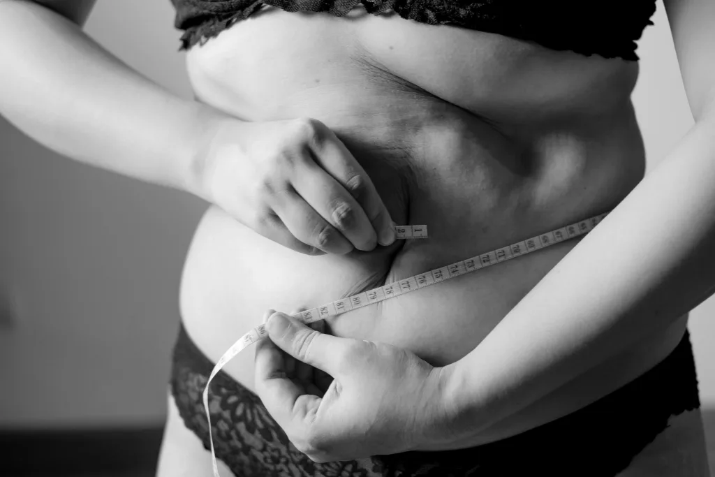3 Cara Aman Mengecilkan Perut Tanpa Diet Ketat