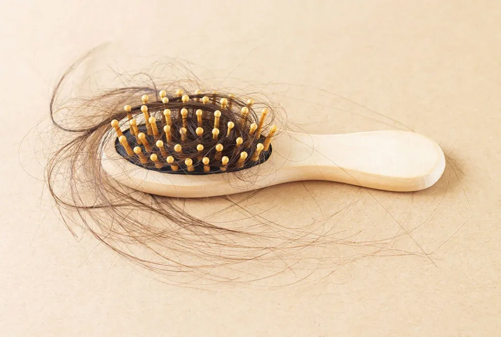 Kenali Penyebab Rambut Rontok Parah dan Cara Mengatasinya