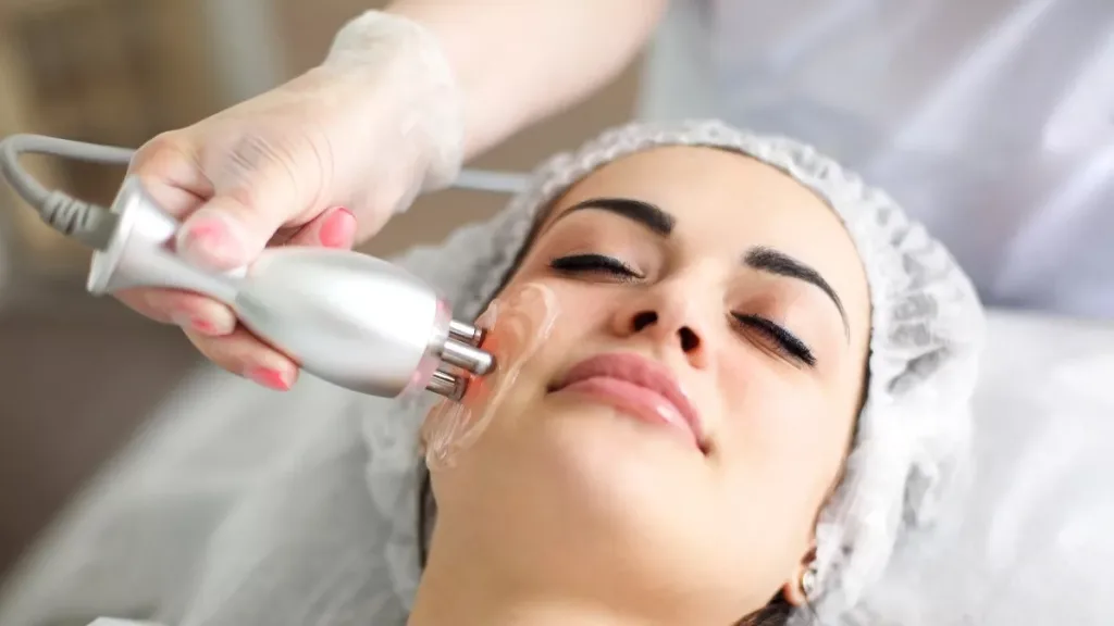 Setrika Wajah RF di Sozo Skin Clinic: Wajah Kencang Tanpa Operasi