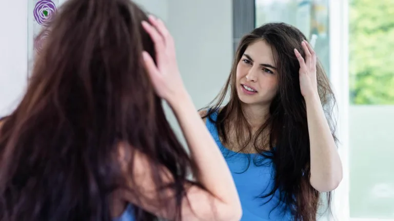 Rambut Kusut dan Sulit Diatur? Ini Cara Tepat Mengatasinya! 