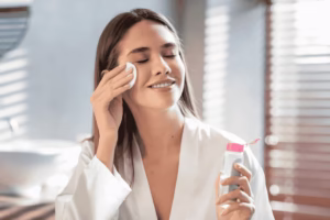 Mengapa Micellar Water Wajib Ada di Rutinitas Skincare Kamu?